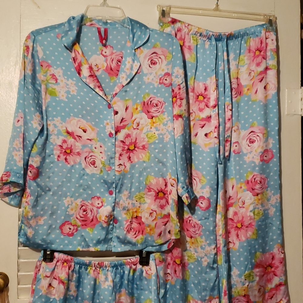 Jennifer Moore Pajamas Set